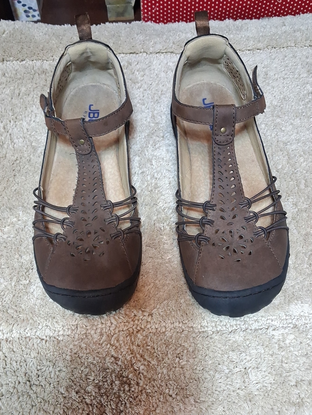 UJambu Brown T-Strap Laser-Cut Mary Jane Flats Sz 9